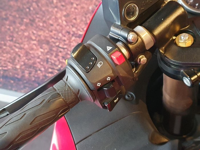 2016 Suzuki Hayabusa (GSX1300R) Hayabusa Red