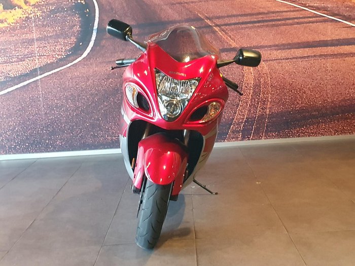 2016 Suzuki Hayabusa (GSX1300R) Hayabusa Red