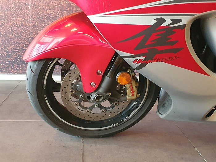 2016 Suzuki Hayabusa (GSX1300R) Hayabusa Red