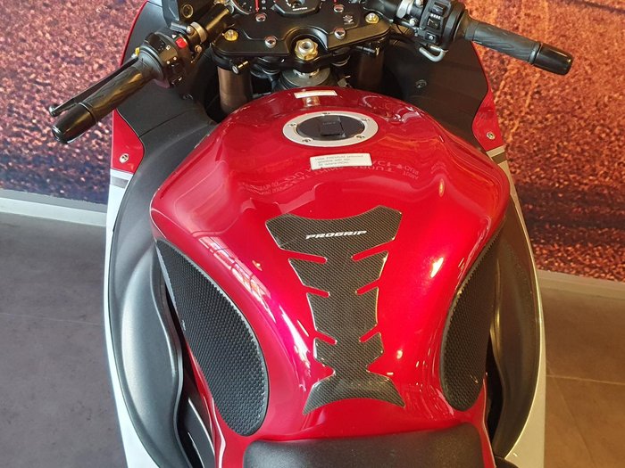 2016 Suzuki Hayabusa (GSX1300R) Hayabusa Red