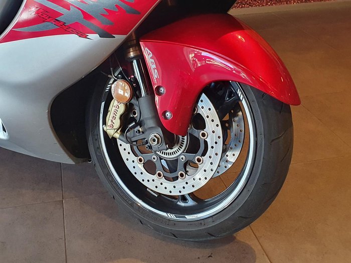 2016 Suzuki Hayabusa (GSX1300R) Hayabusa Red