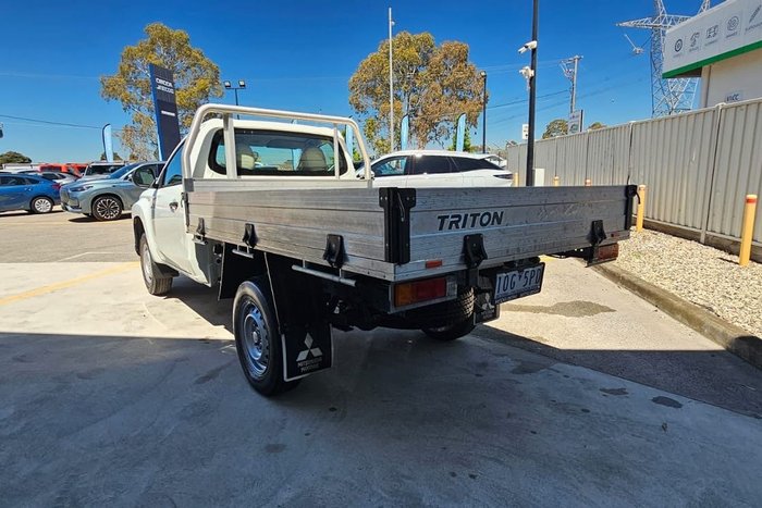 2018 Mitsubishi Triton GLX