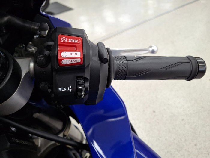 2023 YAMAHA YZF-R1 Blue