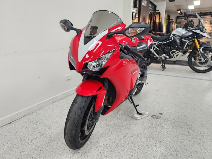 2013 Honda CBR1000RR (FIREBLADE) Red