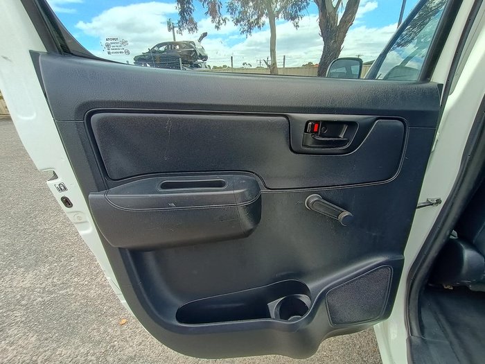 2014 Toyota Hilux Workmate TGN16R MY14 4x2 Glacier White