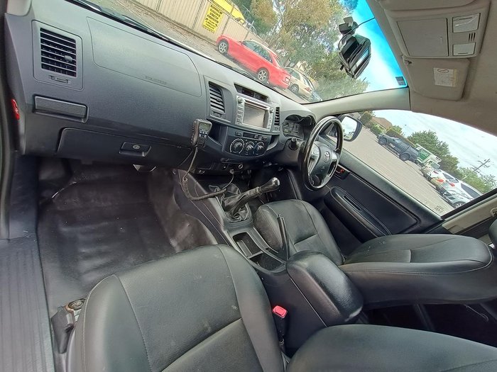 2014 Toyota Hilux Workmate TGN16R MY14 4x2 Glacier White