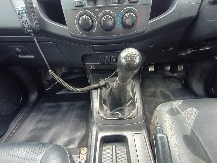 2014 Toyota Hilux Workmate TGN16R MY14 4x2 Glacier White