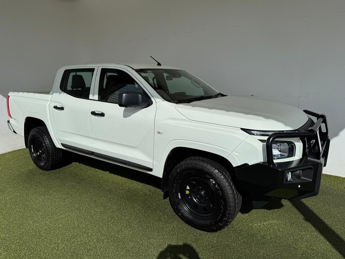 2024 Mitsubishi Triton GLX