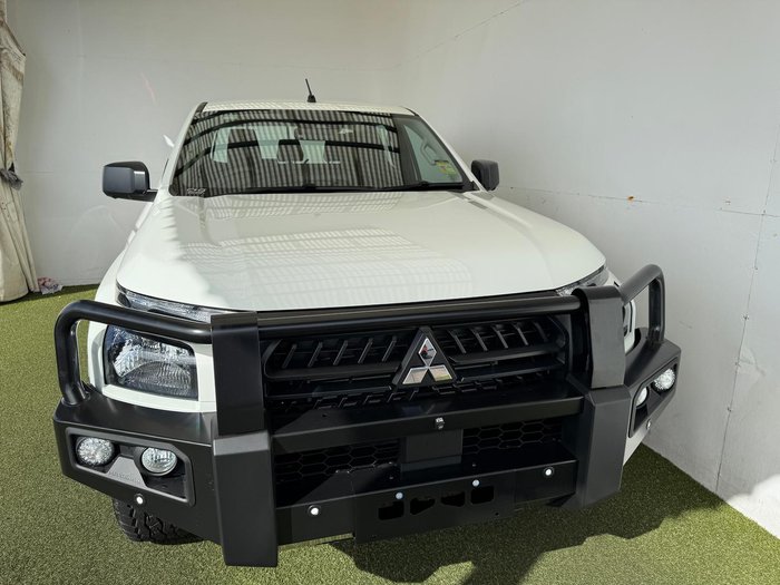 2024 Mitsubishi Triton GLX
