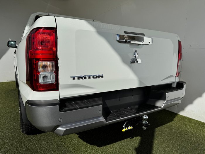 2024 Mitsubishi Triton GLX