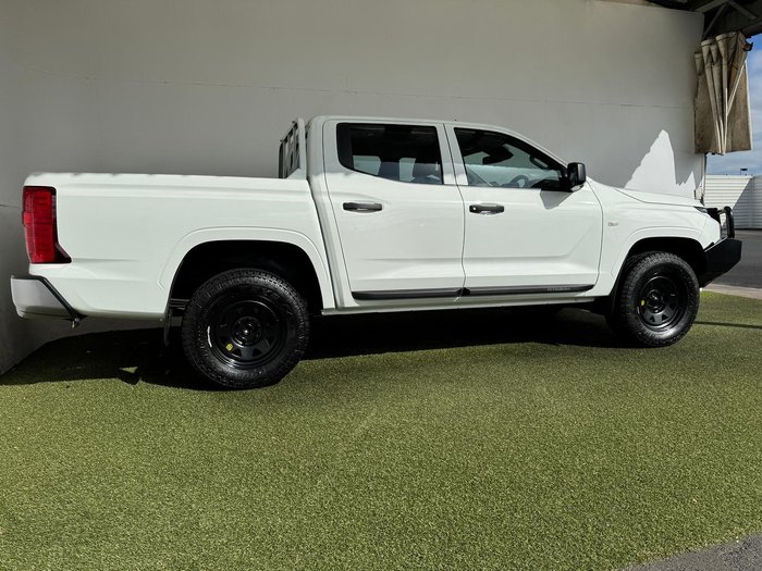 2024 Mitsubishi Triton GLX