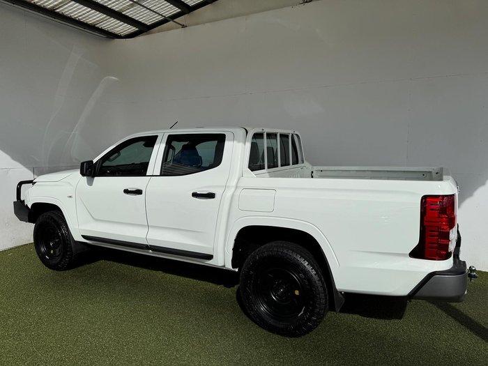 2024 Mitsubishi Triton GLX