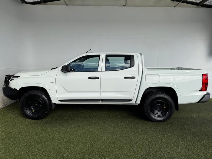 2024 Mitsubishi Triton GLX