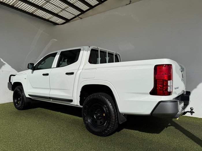 2024 Mitsubishi Triton GLX