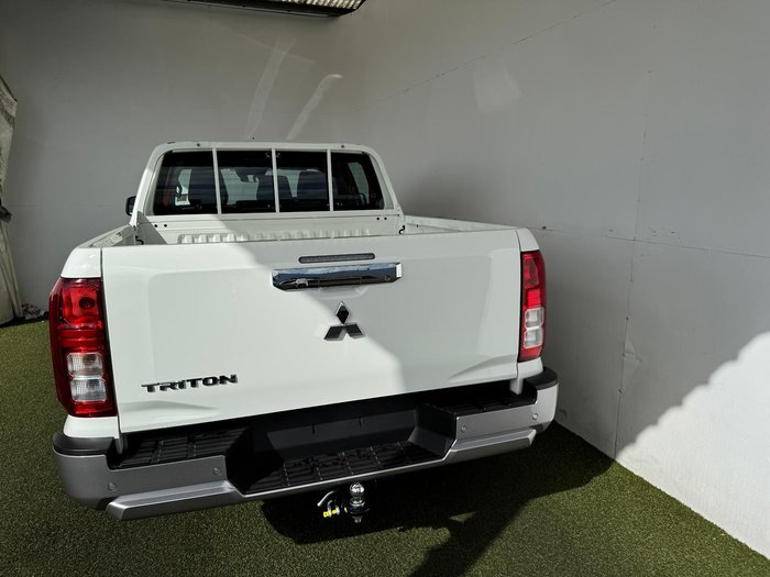 2024 Mitsubishi Triton GLX