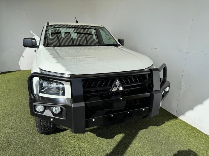 2024 Mitsubishi Triton GLX