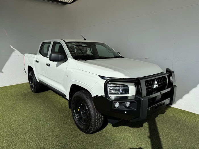 2024 Mitsubishi Triton GLX