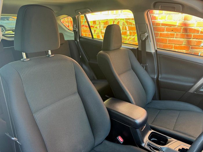 2017 Toyota RAV4 GX ZSA42R Glacier White