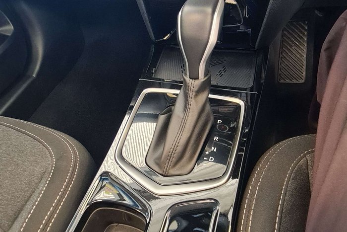 2025 Mahindra XUV3XO AX5L