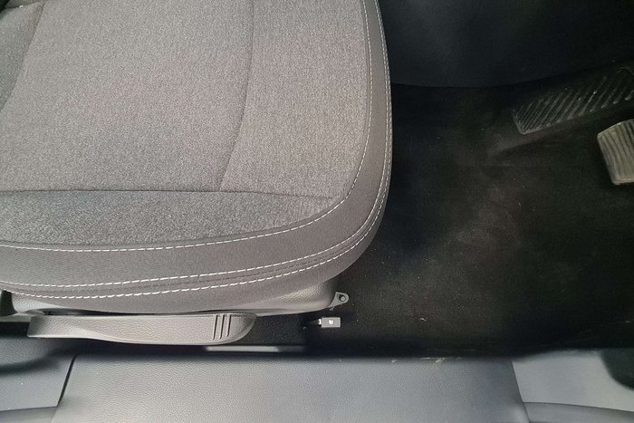 2025 Mahindra XUV3XO AX5L