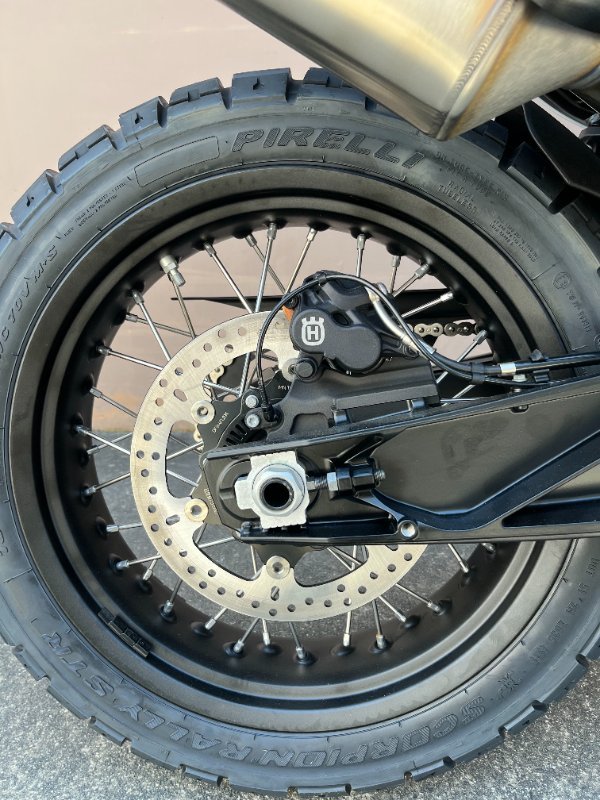 2023 HUSQVARNA NORDEN 901 TUNDRA GREY