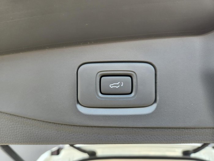 2024 Isuzu MU-X LS-T