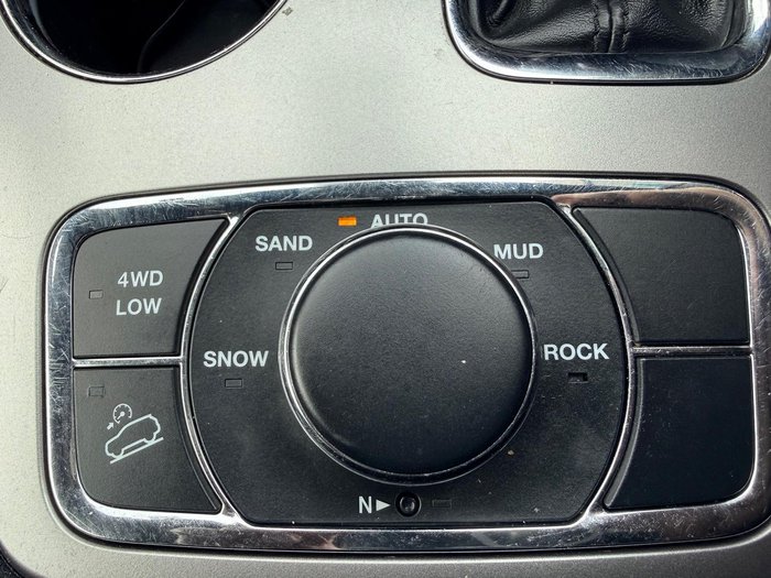 2020 Jeep Grand Cherokee Night Eagle