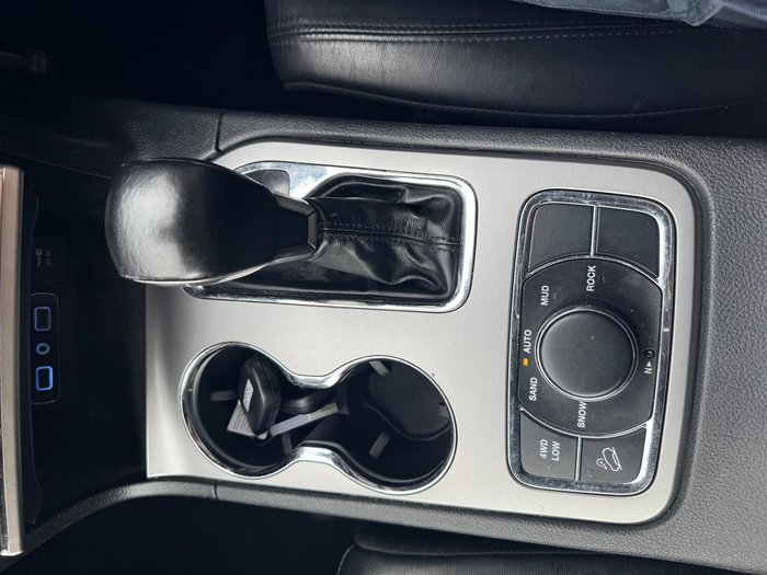 2020 Jeep Grand Cherokee Night Eagle