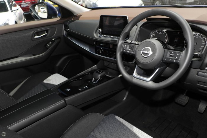 2025 Nissan X-TRAIL ST