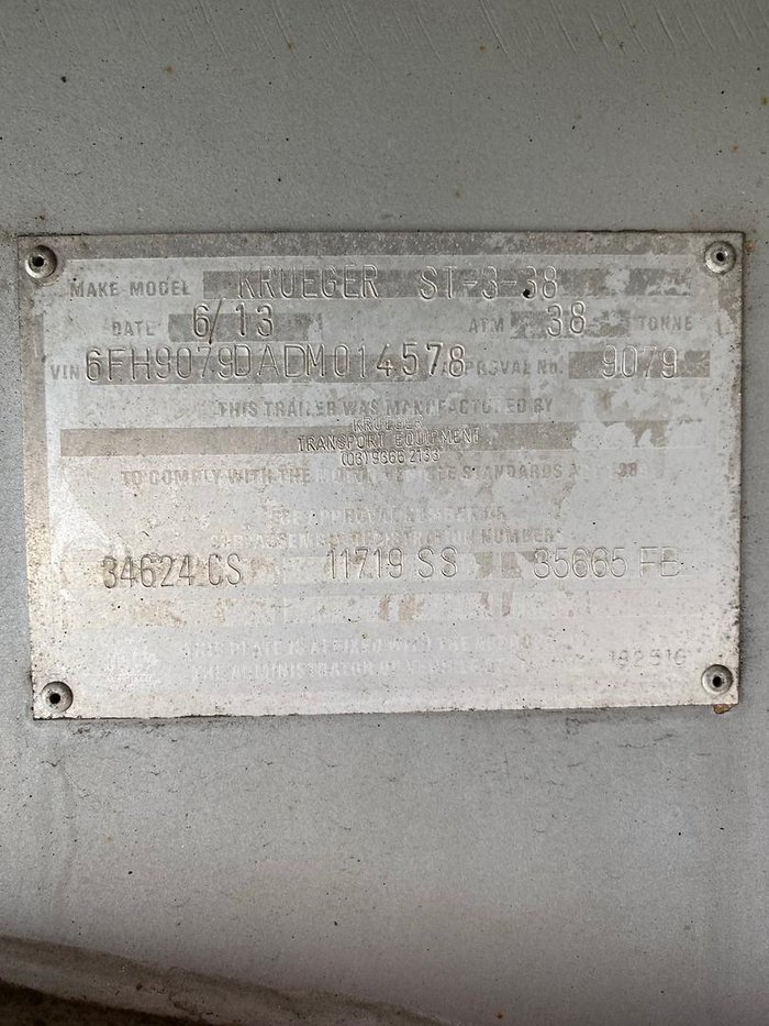 2013 Krueger 22P Straight Curtain Sider Red