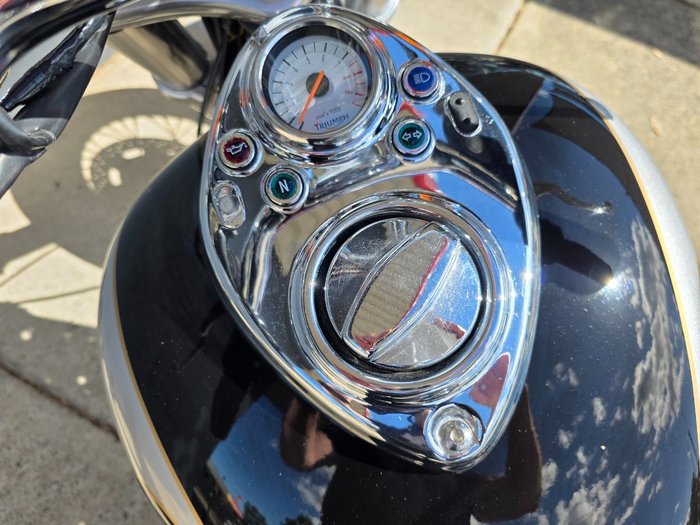 2003 Triumph BONNEVILLE BLACK