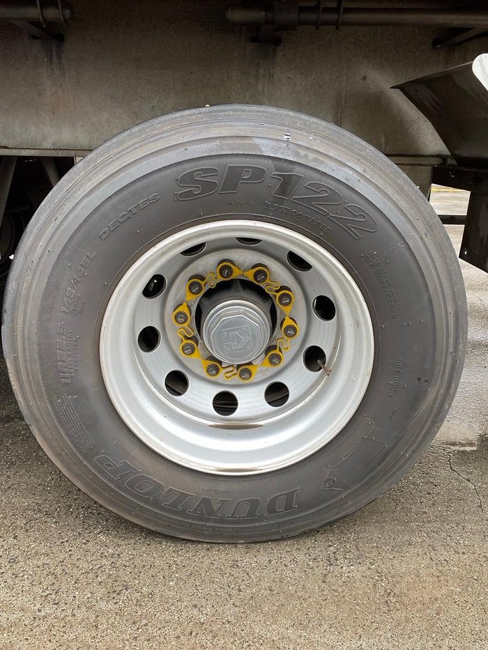 2018 Krueger 24P Straight Curtain Sider Red