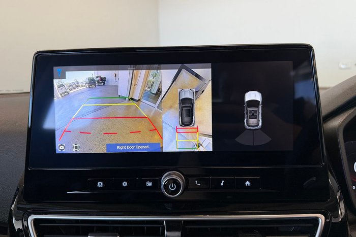 2025 Mahindra XUV3XO AX5L