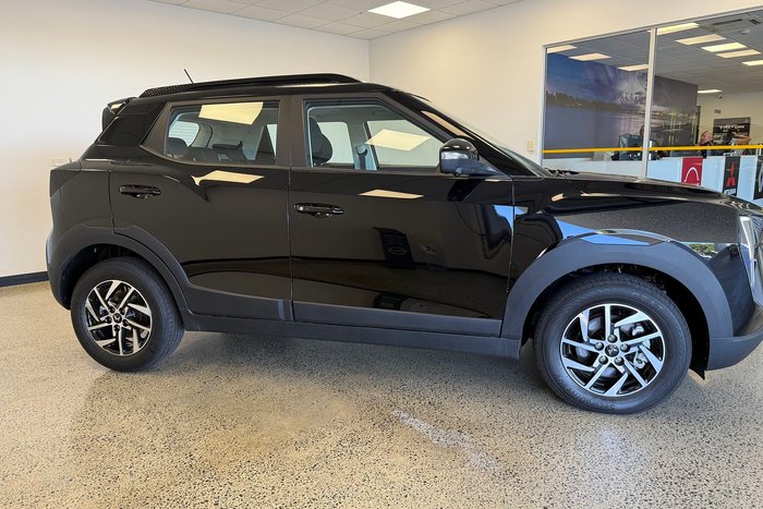 2025 Mahindra XUV3XO AX5L