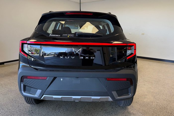 2025 Mahindra XUV3XO AX5L