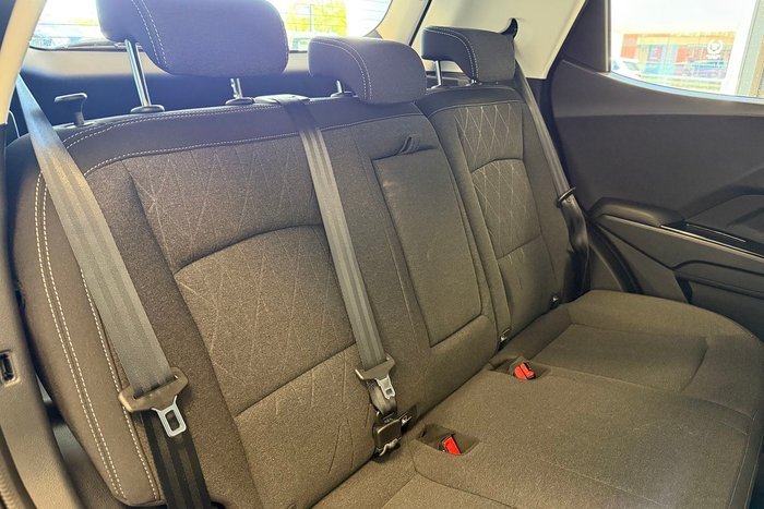 2025 Mahindra XUV3XO AX5L