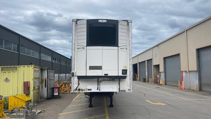 2015 Vawdrey 22P Straight Freezer Van White