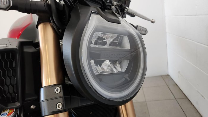 2024 Honda CB650R E-Clutch CB Maroon