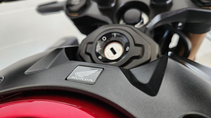 2024 Honda CB650R E-Clutch CB Maroon