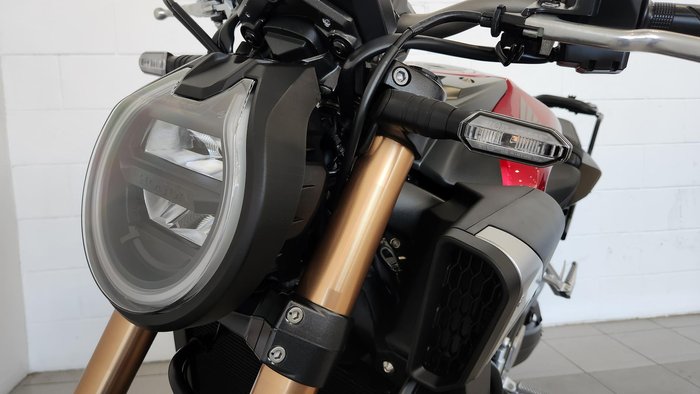 2024 Honda CB650R E-Clutch CB Maroon