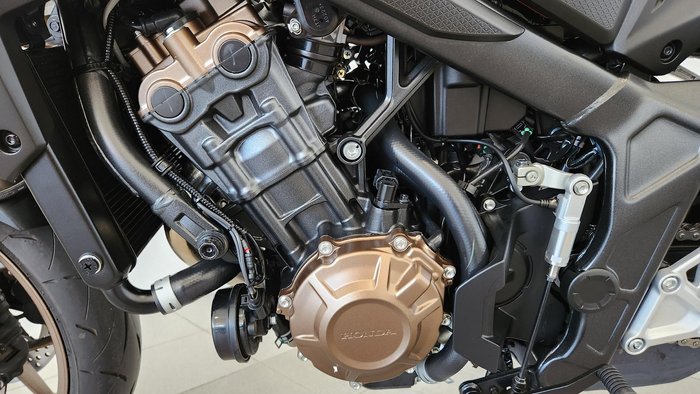 2024 Honda CB650R E-Clutch CB Maroon
