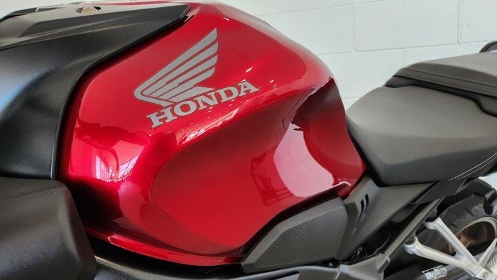 2024 Honda CB650R E-Clutch CB Maroon