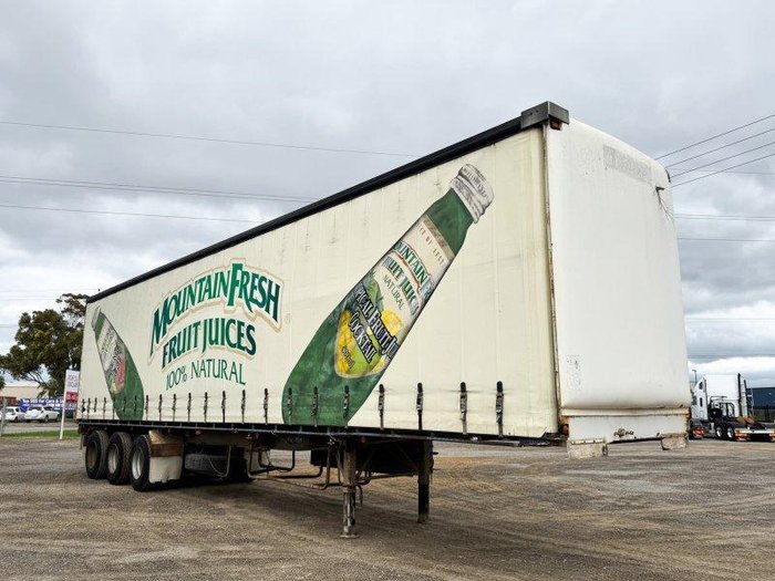 1995 Freighter 22 Pallet Curtainsider