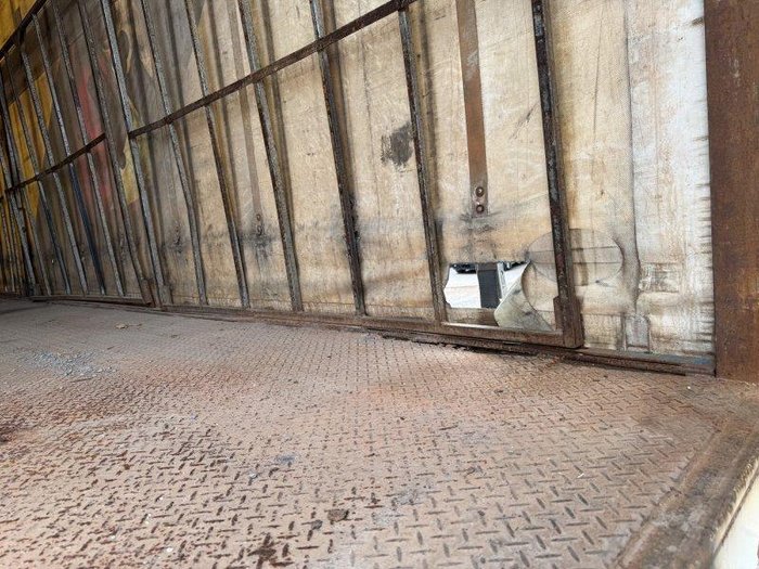 1995 Freighter 22 Pallet Curtainsider