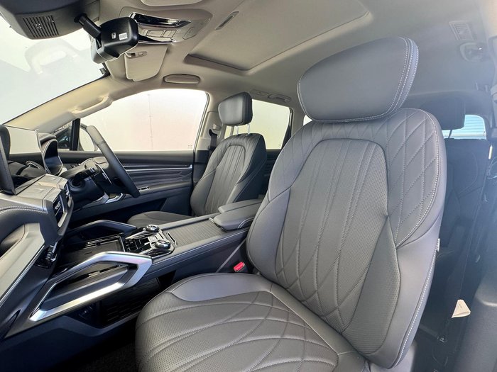 2025 LDV D90 Executive