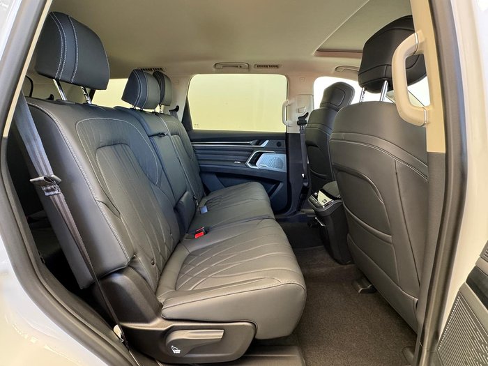 2025 LDV D90 Executive