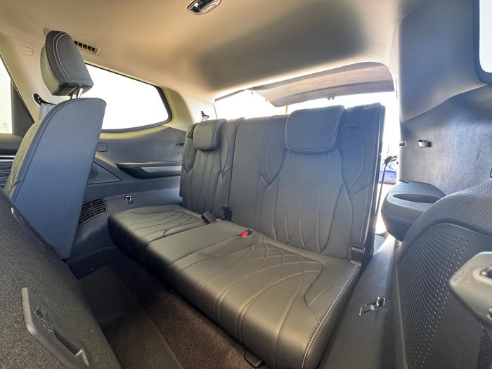 2025 LDV D90 Executive