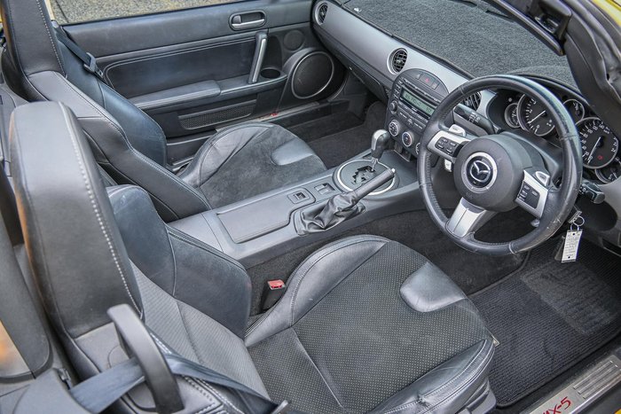 2009 Mazda MX-5 Roadster Coupe