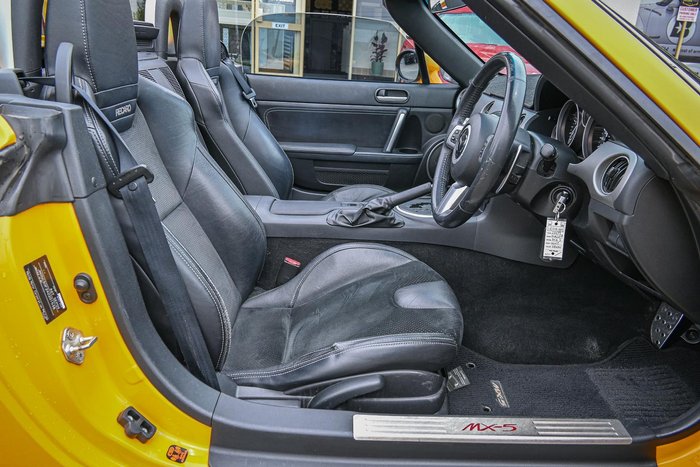2009 Mazda MX-5 Roadster Coupe