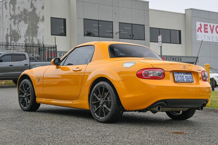 2009 Mazda MX-5 Roadster Coupe